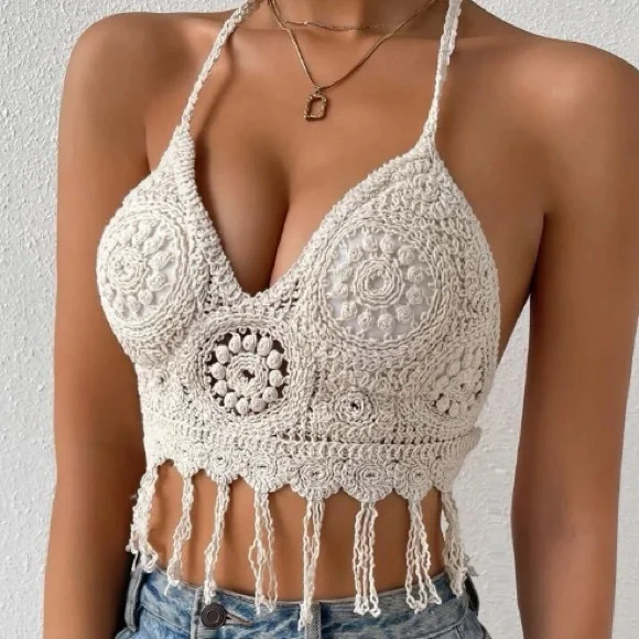 🌴NEW! Boho Fringe Hem Crochet Backless Halter Top - Picture 6 of 9